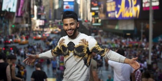 Was This American YouTuber Kicked Off a Flight For Speaking Arabic?