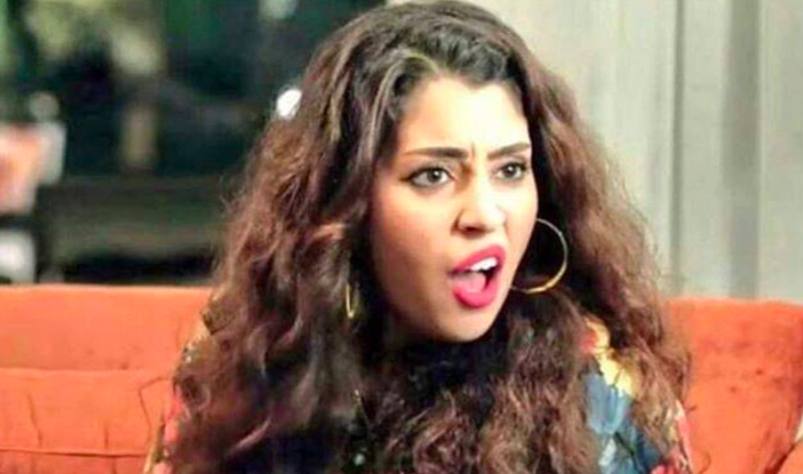 “Khaliha Tea’anis” V.S “Khalik Fi Hodn Omak” Internet Battle Is Getting Out of Control