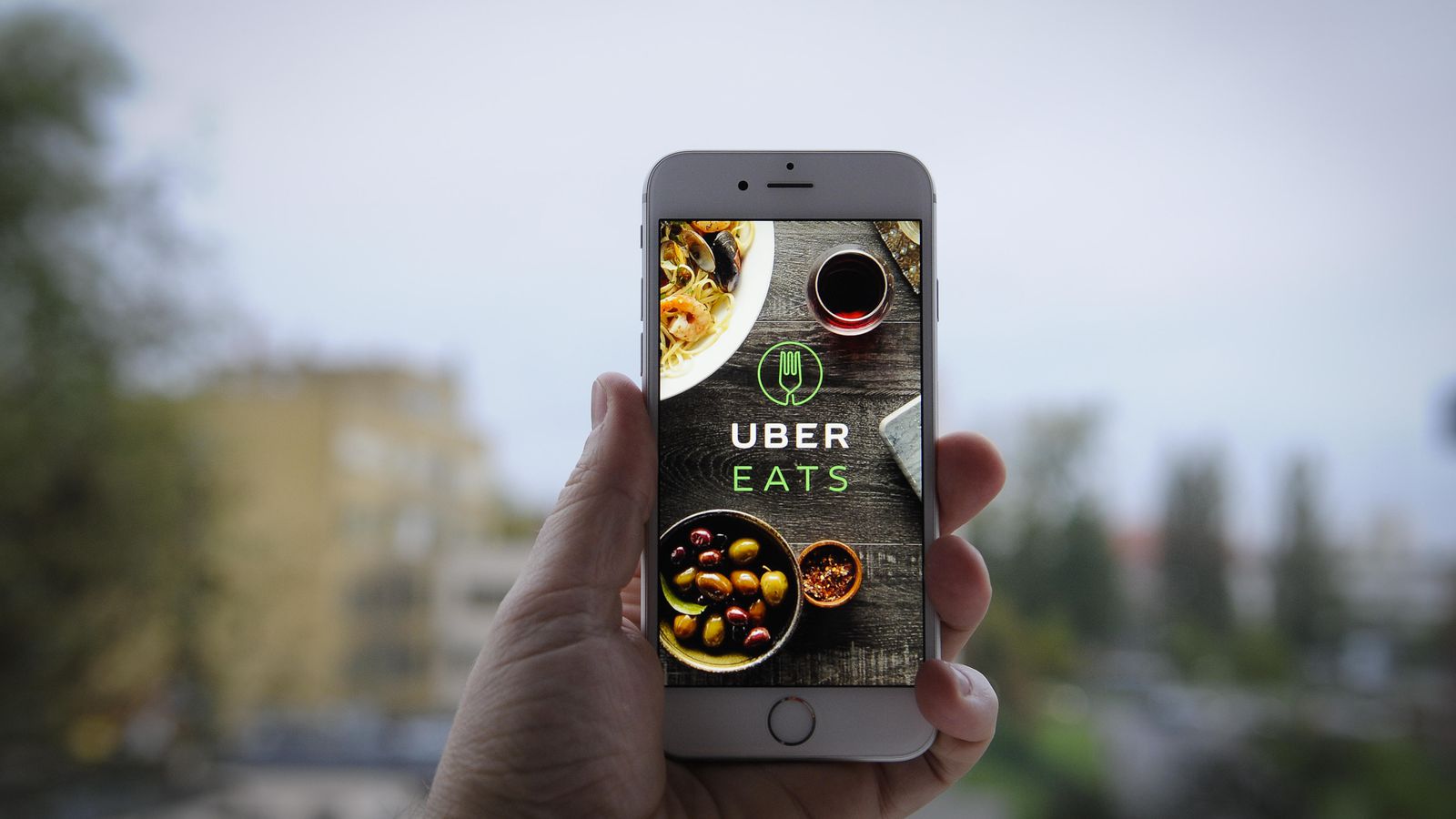 Uber Eats expands US grocery footprint with regional retail partnerships