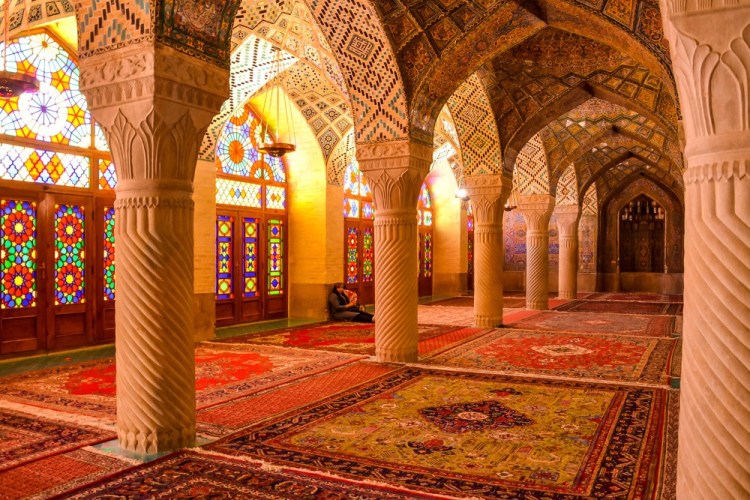 Etiquette 101: How to Behave in Mosques