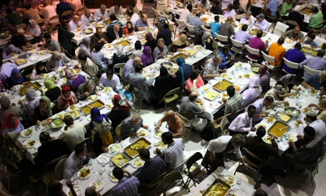 Virginia Islamic Center Feeds Over 40,000 Muslims This Month