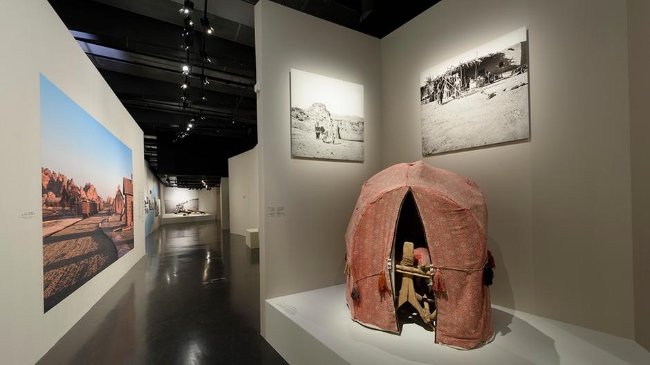 Saudi Exhibition With 7,000-Year-Old Artifacts Sets Sail to Paris