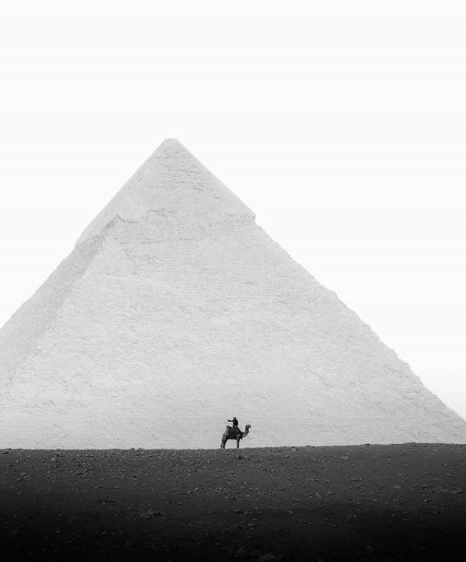 In Pictures: Karim Amr Shows Us the Pyramid of Khafra in all its Spectacular Glory