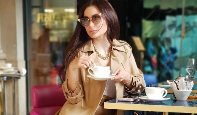 #WaraElMazzika: Our Exclusive Sit-Down with Rising Lebanese Singer and Actress Sandra