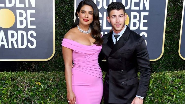 Best Accessories to Walk the Red Carpet This Award Season