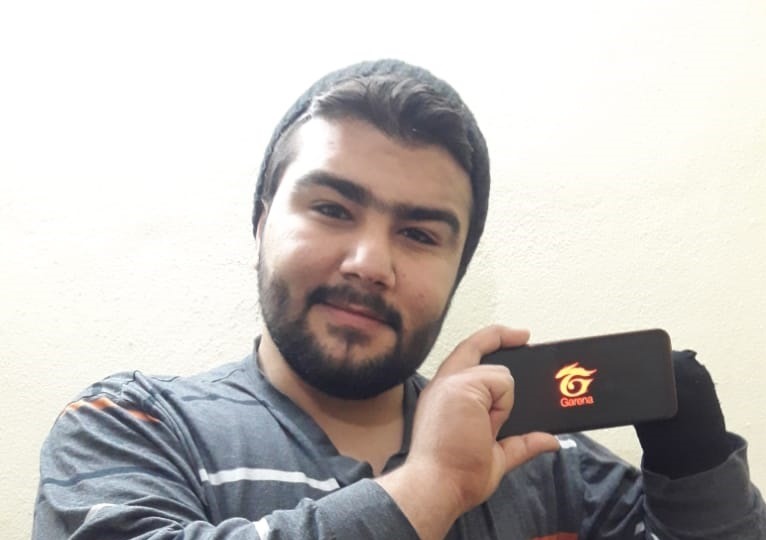 After Losing His Hand, This Syrian Refugee is Rebuilding His Life Through Gaming