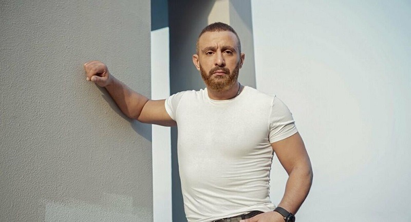 A Scoop Of Mosalsalat: Ahmed El Sakka is Feeling the Heat This Ramadan! Find Out Why