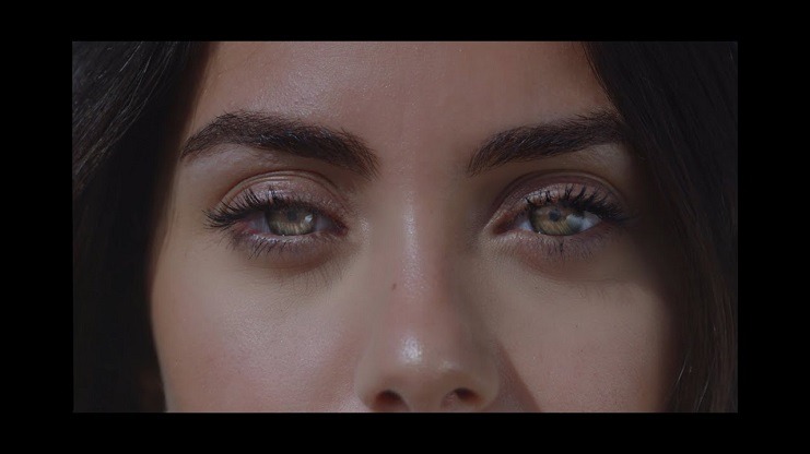 A Dose of the Arts: Egyptian Singer Malak El Husseiny Takes Us Across Desert and Sea in Her New Music Video