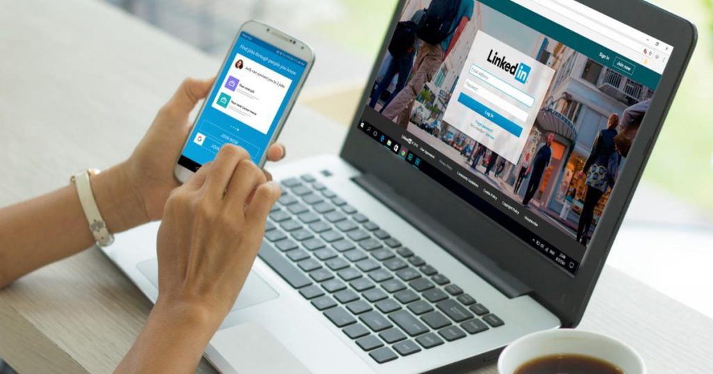 Following the Likes of Other Platforms, LinkedIn Introduces Stories, With the UAE Among the First to Try it Out!