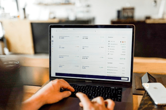 Six Ways Video Marketing Can Grow Your Business tech-laptop