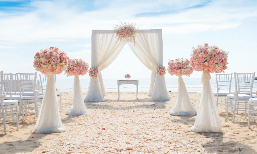 7 Personalized Wedding Gift Ideas For 2021