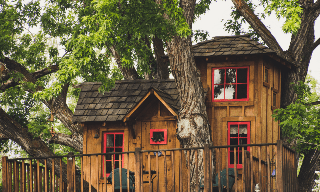 Sunlight for Productivity: Fun Ideas to Create the Perfect Outdoor Workspace