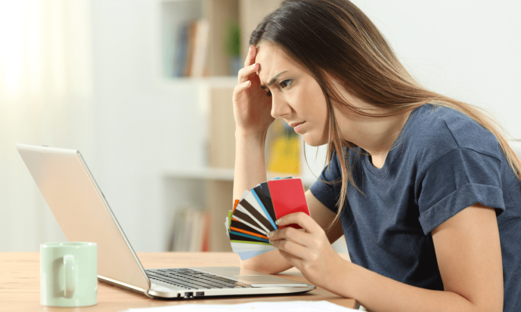 Cautious Spending: Tips to Avoid Major Credit Card Pitfalls