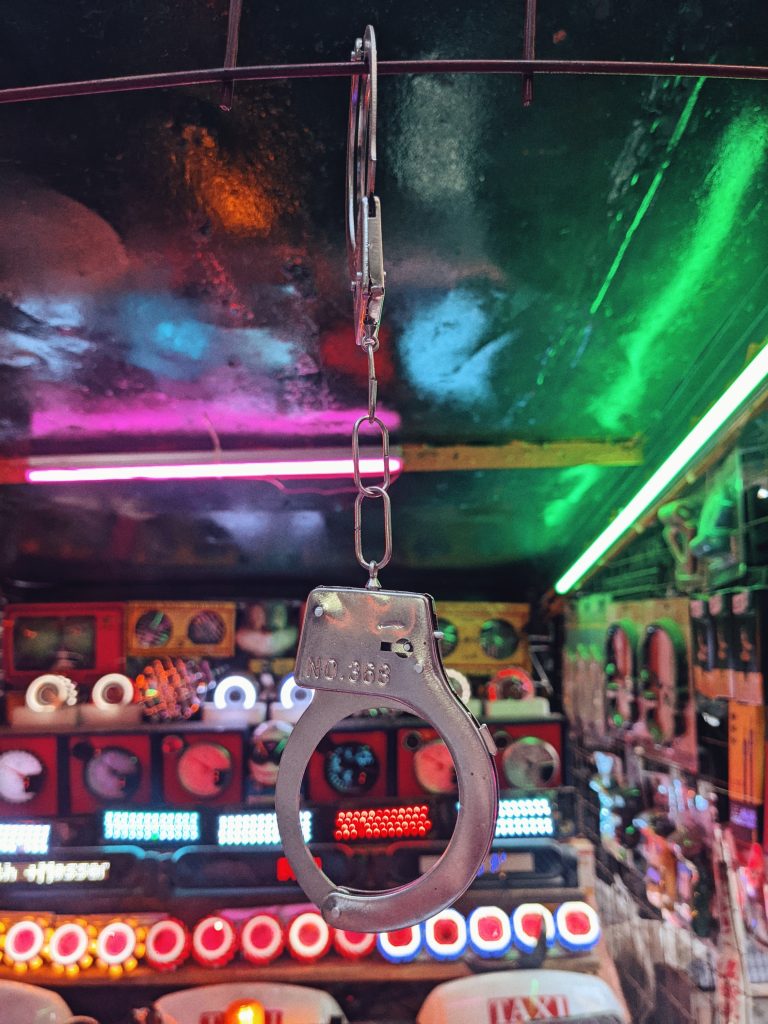 Car accessories market in downtown Cairo