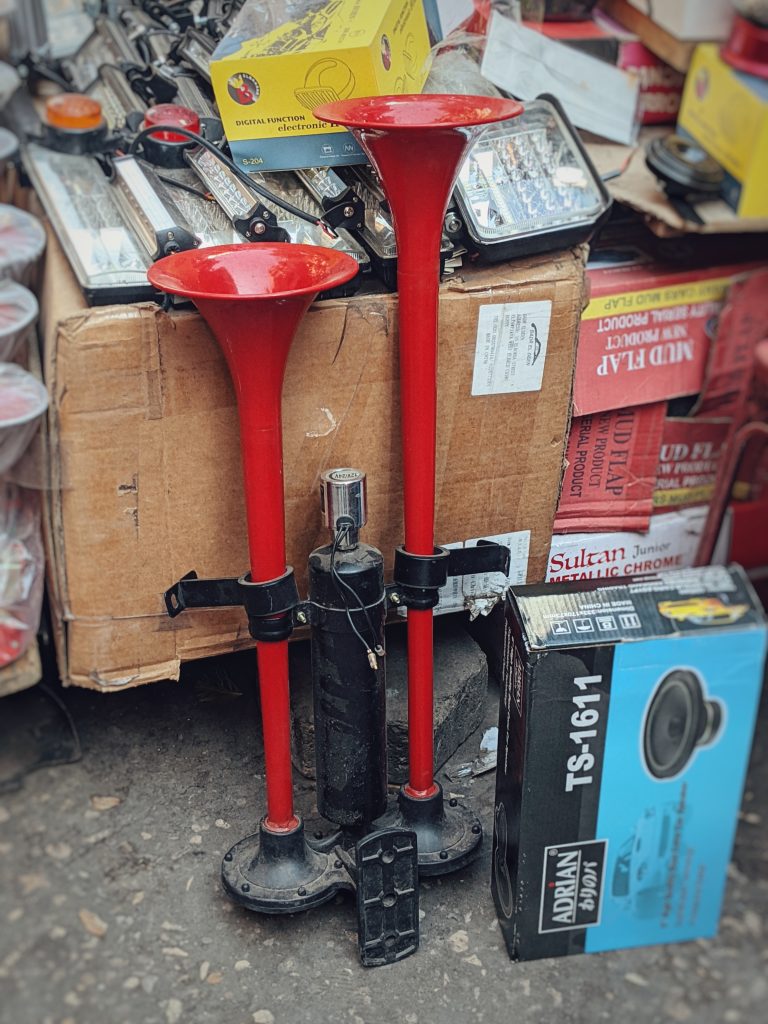 Car accessories market in downtown Cairo