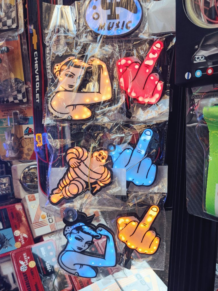 Car accessories market in downtown Cairo