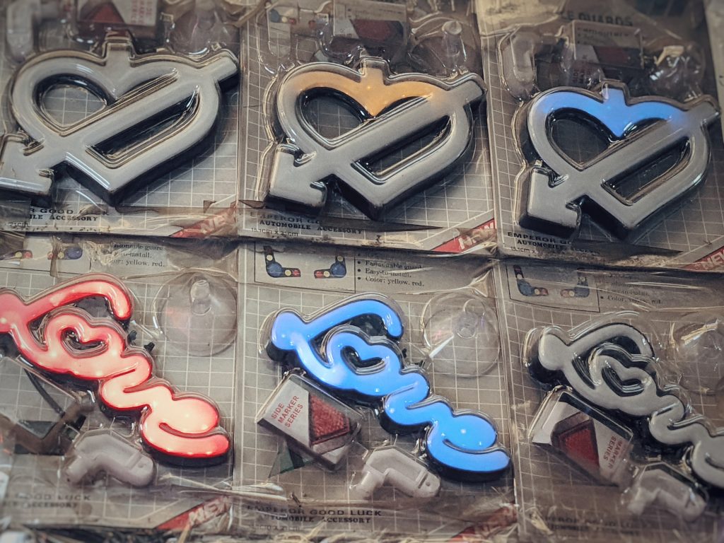 Car accessories market in downtown Cairo