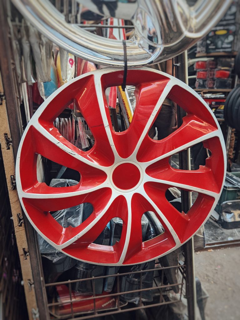 Car accessories market in downtown Cairo