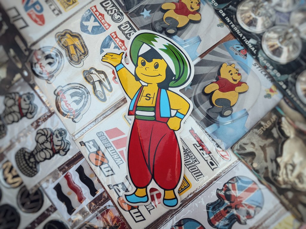 Car accessories market in downtown Cairo