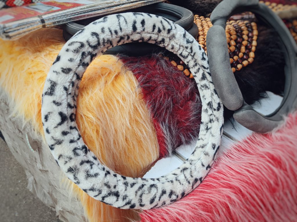 Car accessories market in downtown Cairo