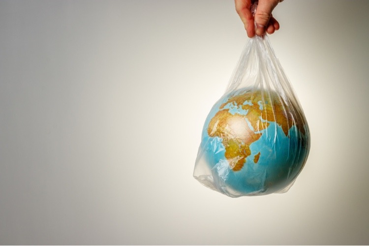 Middle East Efforts For Plastic Bag Free Day