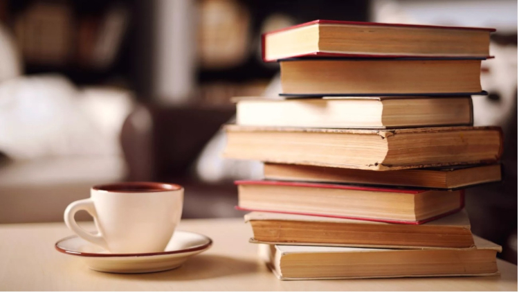 Middle East BookTubers Helping You Pick The Best Summer Reads