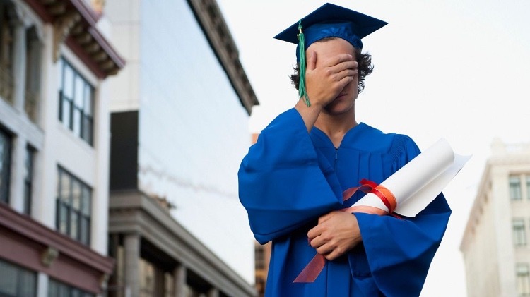 Overwhelming Expectations: How Life After Graduation Can Be Confusing And Stressful