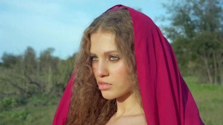 Singer Elyanna To Become The First Palestinian To Perform At Coachella Music Festival