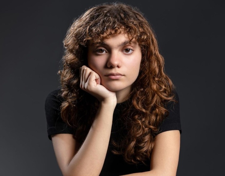 Meet Roya Hashemi: The Actress Behind Al Harsha Al Sabaa’s Biggest Plot Twist
