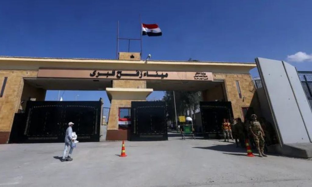 20 Trucks Finally Offloading At Rafah Crossing