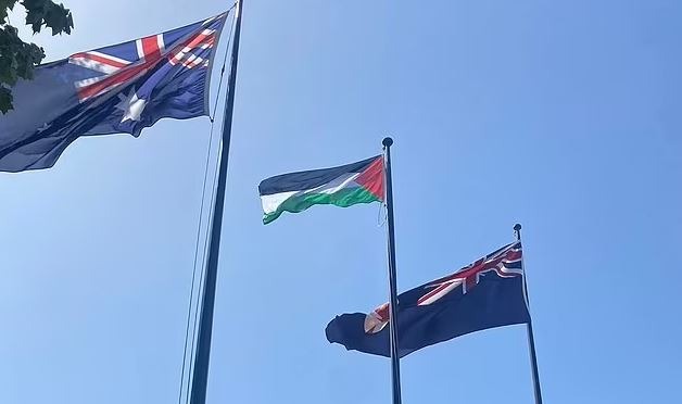 A Symbol Of Arab Community: Palestinian Flag Raised For The First Time in Australia