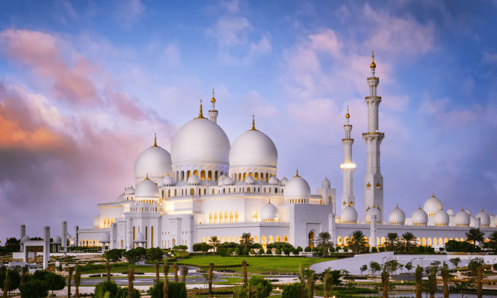 Pray Your Taraweeh Amidst Grandeur: These Are The Arab World’s Most Majestic Mosques