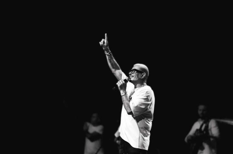 Amr Diab Sets New Record on the Billboard ‘Arabic Artist 100’ Chart