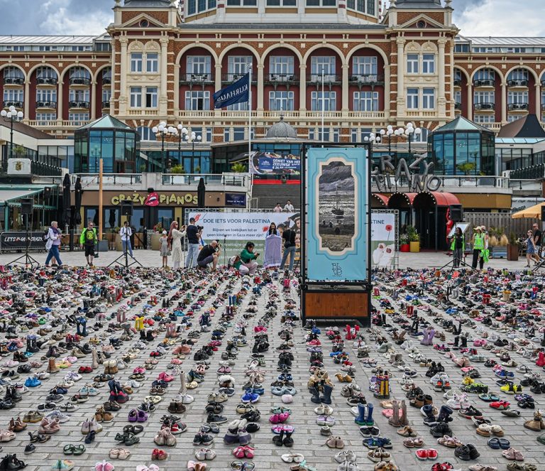 7,000 Shoes Turn a Beach in The Hague Into a Memorial for Children Killed in Gaza